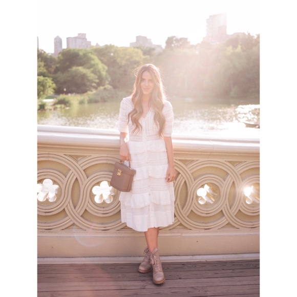 Frye Sabrina 6G GLAM Metallic Glittery Tan Combat Block Heel Lace Up Ankle Boot - Picture 4 of 16